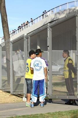 Cruzeirenses se aglomeraram no entorno do Mineiro desde o incio da tarde