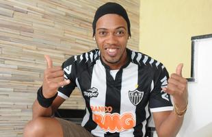 Conhecido como Ronaldinho Cover, Jos Robson, do PT do B, recebeu 4.094 votos para deputado federal em MG.
