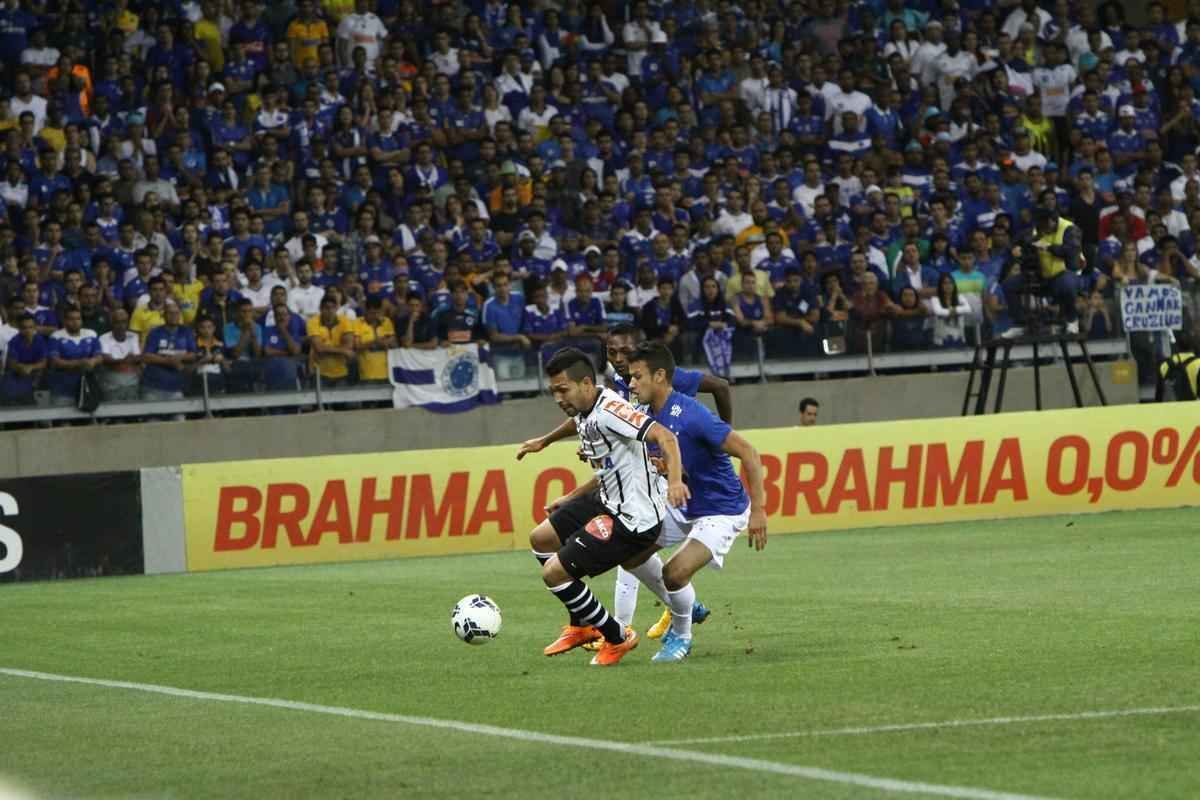 Corinthians surpreendeu o Cruzeiro no Mineiro e venceu por 1 a 0