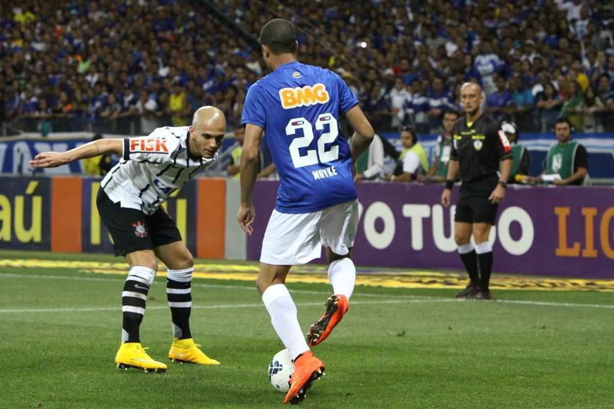 Corinthians surpreendeu o Cruzeiro no Mineiro e venceu por 1 a 0