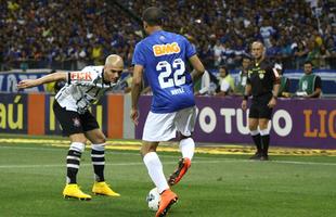 Corinthians surpreendeu o Cruzeiro no Mineiro e venceu por 1 a 0