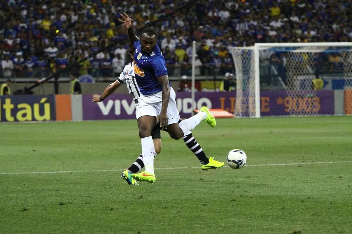 Corinthians surpreendeu o Cruzeiro no Mineiro e venceu por 1 a 0