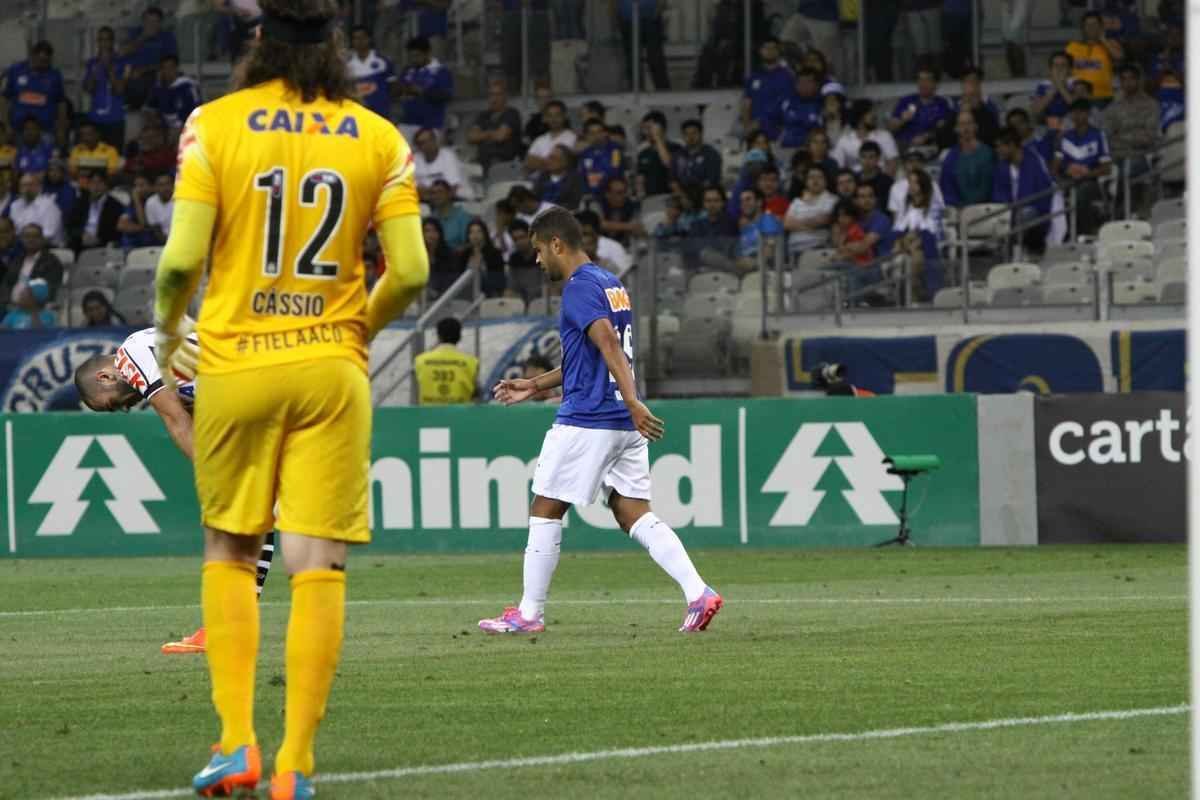 Corinthians surpreendeu o Cruzeiro no Mineiro e venceu por 1 a 0