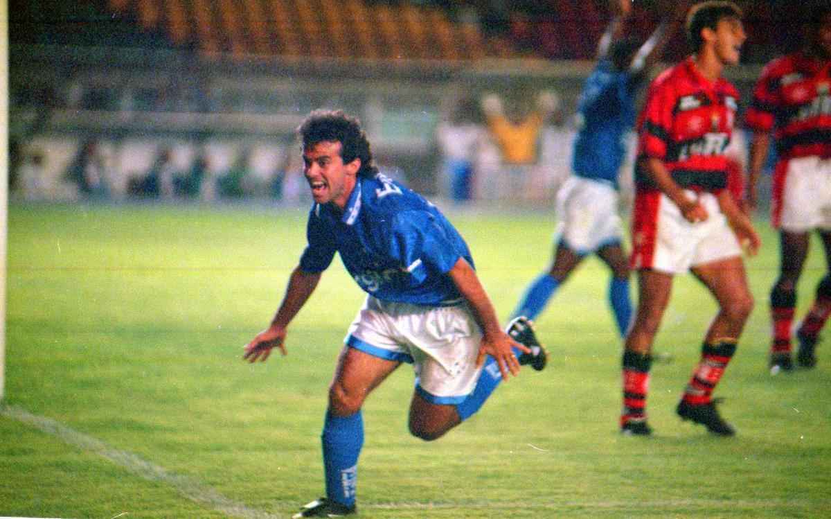 No Brasileiro de 1996, Cruzeiro venceu o Flamengo no Mineiro por 2 a 1, com dois gols de Palhinha. Marques descontou para o Fla.