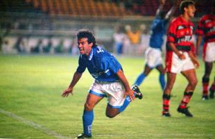No Brasileiro de 1996, Cruzeiro venceu o Flamengo no Mineiro por 2 a 1, com dois gols de Palhinha. Marques descontou para o Fla.