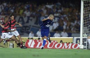 Em 2003, Alex marcou um gol de placa, no primeiro jogo da final da Copa do Brasil, no Maracan.