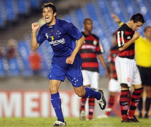 No segundo turno de 2009, Cruzeiro voltou a vencer o Flamengo por 2 a 1, no Maracan.