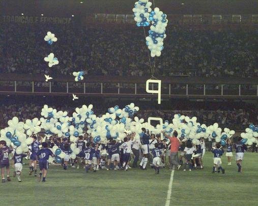 Mascotes fizeram uma grande festa no gramado antes do jogo contra o São Paulo.