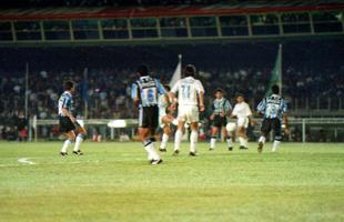 Cruzeiro enfrentou o Grmio na final de 1993, no Mineiro, e venceu por 2 a 1, gols de Roberto Gacho e Cleisson.