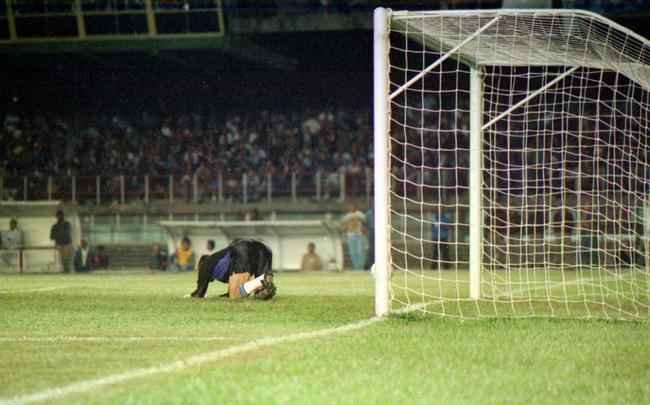 Goleiro Eduardo, do Grêmio, falhou no primeiro gol do Cruzeiro, marcado por Roberto Gaúcho.