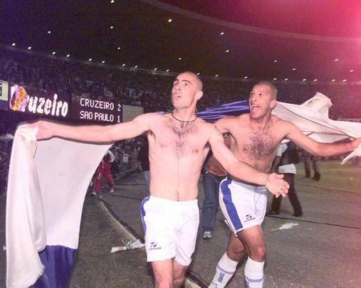 A volta olímpica no Mineirão foi em clima de muita festa, depois da virada histórica.