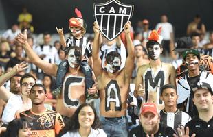 Fotos das torcidas de Atltico e Corinthians durante o confronto no Mineiro pela Copa do Brasil