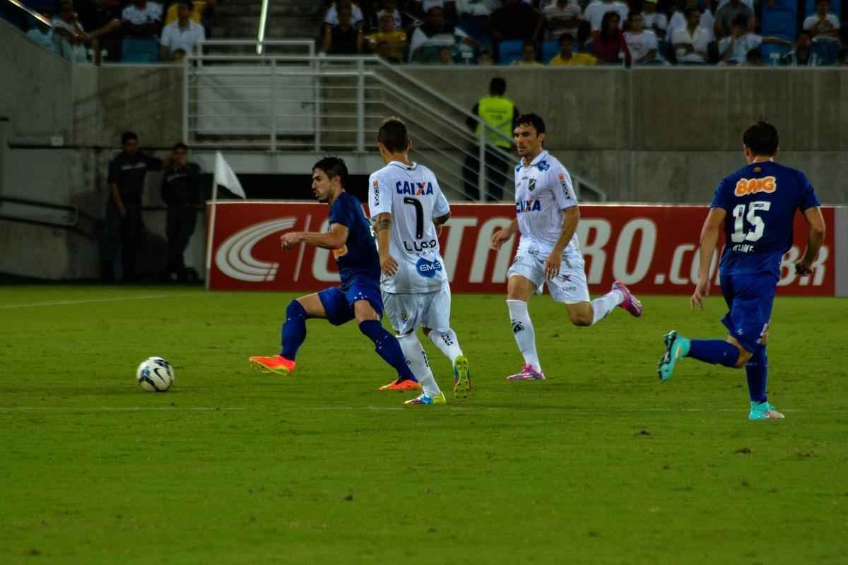 Cruzeiro sofreu e foi derrotado para o ABC, que briga para no cair para a Terceira Diviso