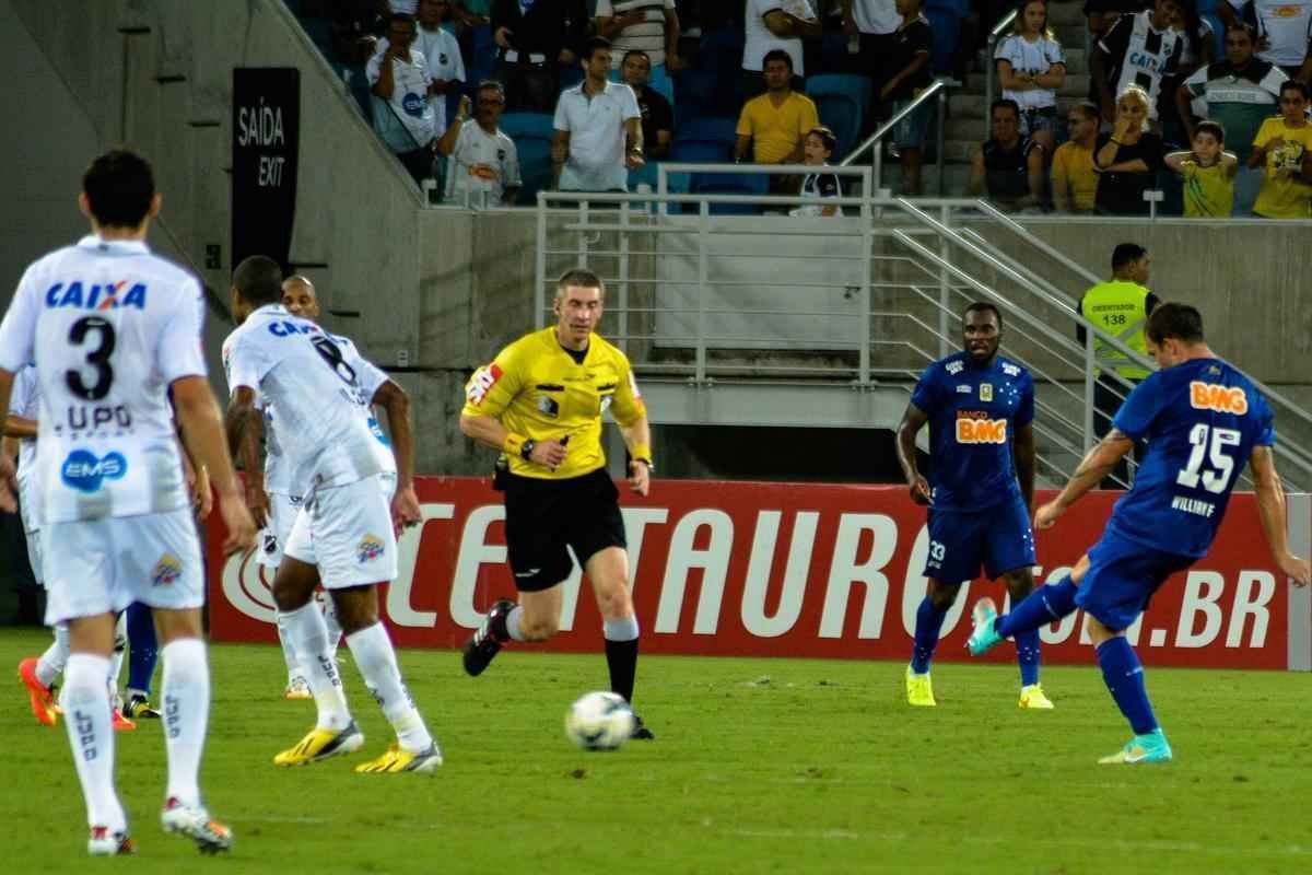 Cruzeiro sofreu e foi derrotado para o ABC, que briga para no cair para a Terceira Diviso