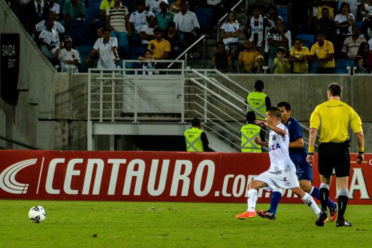 Cruzeiro sofreu e foi derrotado para o ABC, que briga para no cair para a Terceira Diviso