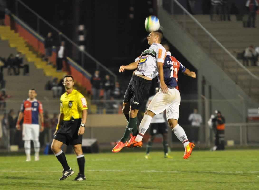 Fotos do jogo entre Paran e Amrica, na Vila Capanema, pela 30 rodada da Srie B do Brasileiro