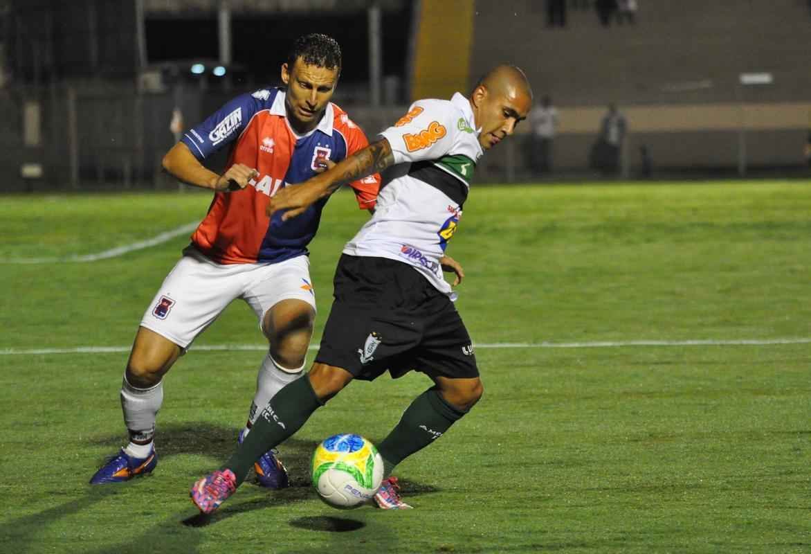 Fotos do jogo entre Paran e Amrica, na Vila Capanema, pela 30 rodada da Srie B do Brasileiro