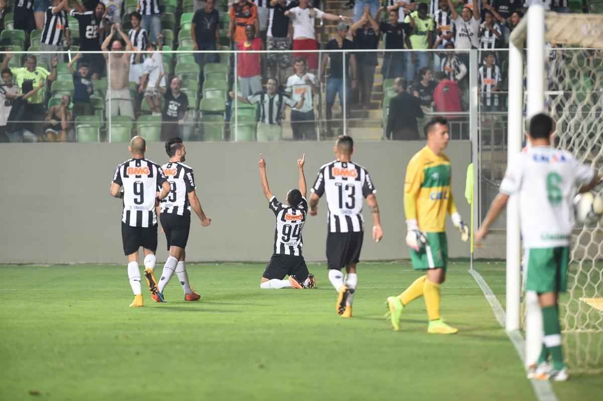 Imagens de Atltico x Chapecoense no Independncia, pela 34 rodada do Campeonato Brasileiro