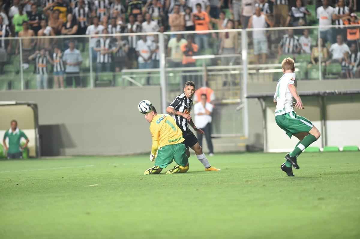 Imagens de Atltico x Chapecoense no Independncia, pela 34 rodada do Campeonato Brasileiro