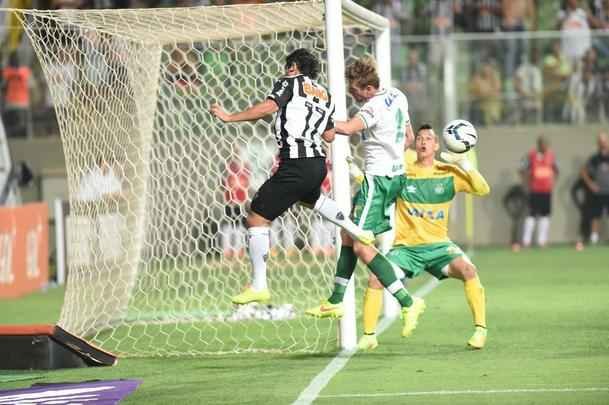 Imagens de Atltico x Chapecoense no Independncia, pela 34 rodada do Campeonato Brasileiro