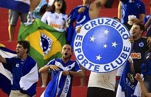 Fotos do triunfo do Cruzeiro diante do Vitria no Barrado, em Salvador. Com o resultado, o time celeste abriu 7 pontos de vantagem na liderana