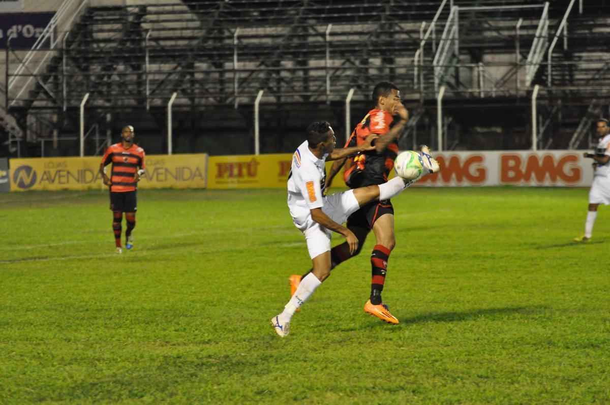Com gols de Tch e Willians, duas vezes, Amrica venceu Oeste em Itpolis (SP), por 3 a 1. Lel descontou para a equipe paulista.