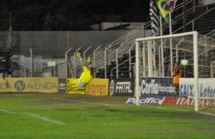 Com gols de Tch e Willians, duas vezes, Amrica venceu Oeste em Itpolis (SP), por 3 a 1. Lel descontou para a equipe paulista.