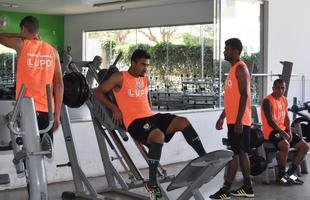 Depois da vitria sobre o Oeste, jogadores do Amrica treinam em academia em Araraquara