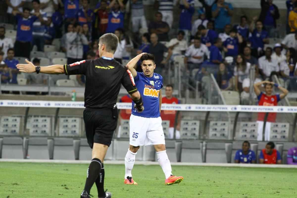 Fotos do jogo entre Cruzeiro e Palmeiras, no Mineiro, pela 30 rodada do Campeonato Brasileiro