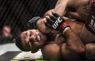Fotos das lutas e bastidores do UFC 179, no Rio de Janeiro - Tony Martin (bermuda preta) venceu Fabrcio Morango por finalizao no primeiro round