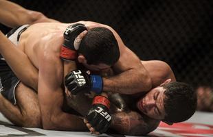 Fotos de lutas e bastidores do UFC 179, no Rio de Janeiro - Beneil Dariush (bermuda preta) venceu Carlos Diego Ferreira por deciso unnime


