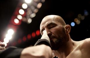 Fotos das lutas e bastidores do UFC 179, no Rio de Janeiro - Phil Davis (bermuda rosa) venceu Glover Teixeira por deciso unnime



