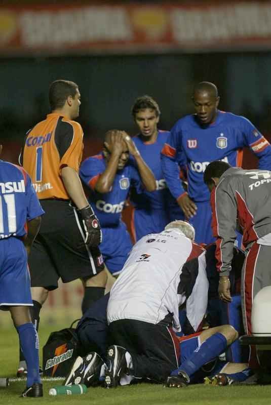 Morte do zagueiro Serginho por parada cardiorrespiratria completa 10 anos. Veja imagens