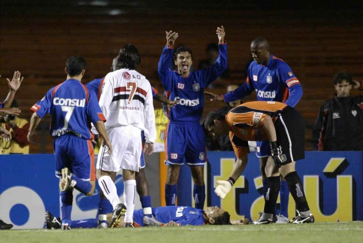Morte do zagueiro Serginho por parada cardiorrespiratria completa 10 anos. Veja imagens