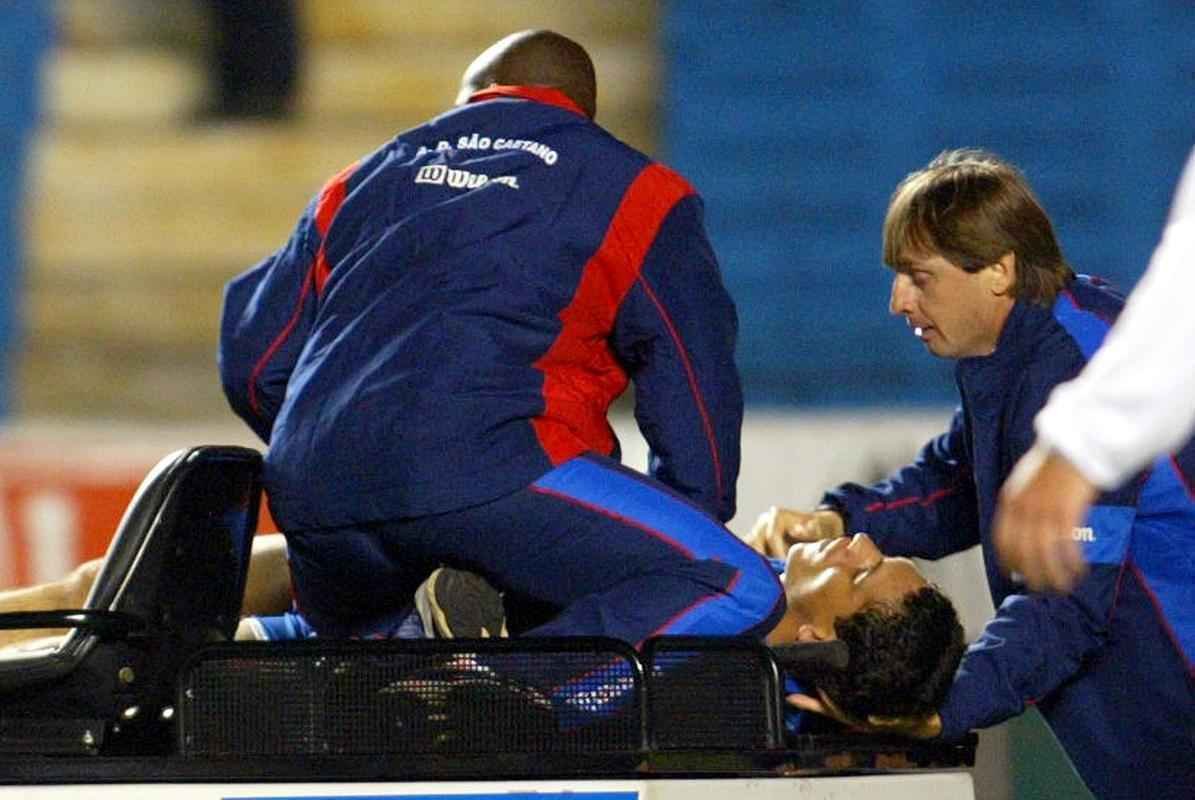 Morte do zagueiro Serginho por parada cardiorrespiratria completa 10 anos. Veja imagens