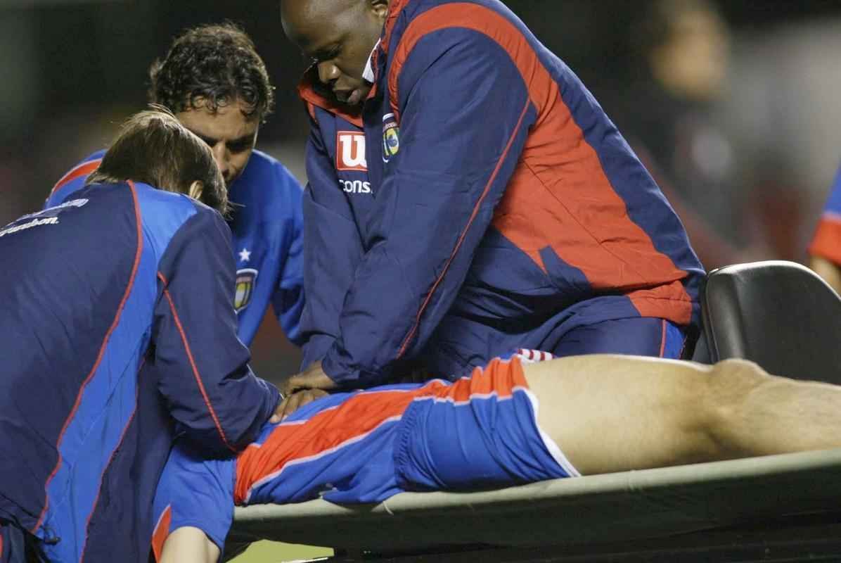 Morte do zagueiro Serginho por parada cardiorrespiratria completa 10 anos. Veja imagens