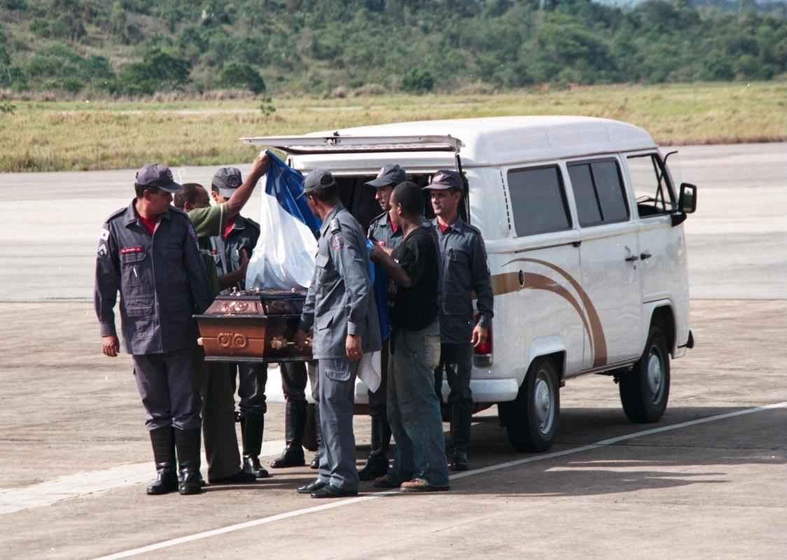 Morte do zagueiro Serginho por parada cardiorrespiratria completa 10 anos. Veja imagens