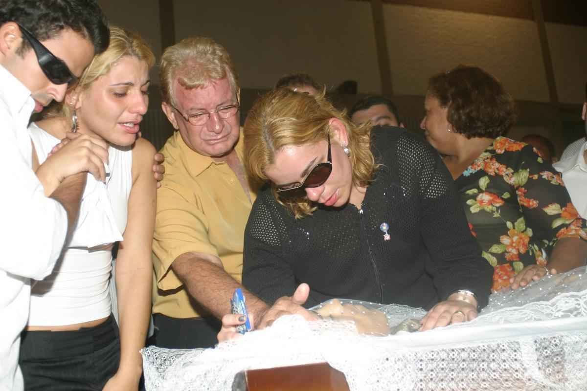 Morte do zagueiro Serginho por parada cardiorrespiratria completa 10 anos. Veja imagens