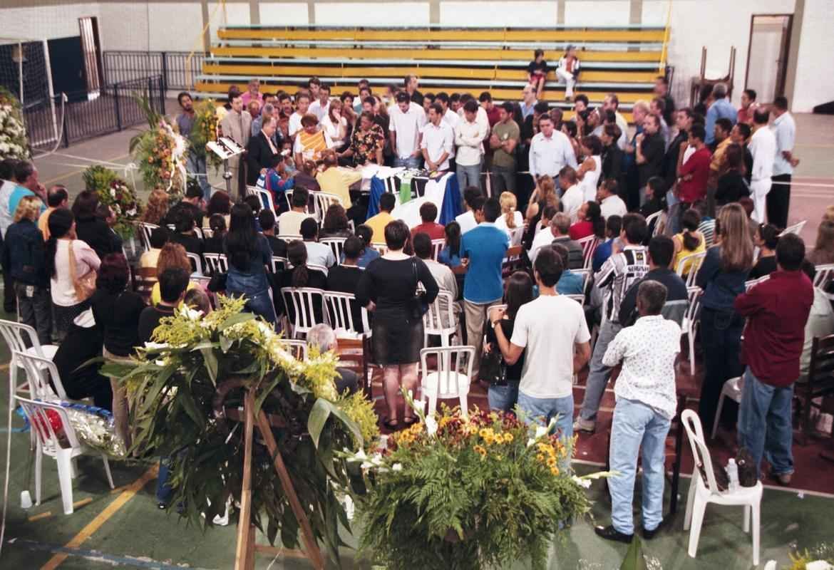 Morte do zagueiro Serginho por parada cardiorrespiratria completa 10 anos. Veja imagens