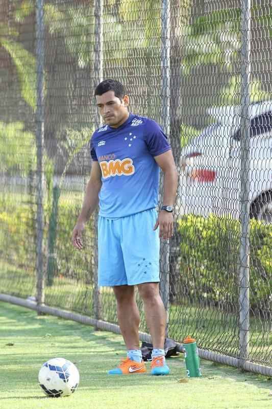 Treino desta segunda-feira na Toca da Raposa II. Jogadores do Cruzeiro se prepararam para enfrentar o Santos, na quarta-feira, no Mineiro, no jogo de ida das quartas de final da Copa do Brasil