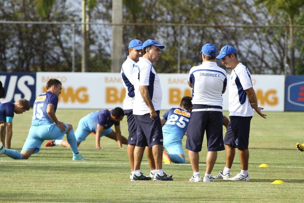 Treino desta segunda-feira na Toca da Raposa II. Jogadores do Cruzeiro se prepararam para enfrentar o Santos, na quarta-feira, no Mineiro, no jogo de ida das quartas de final da Copa do Brasil