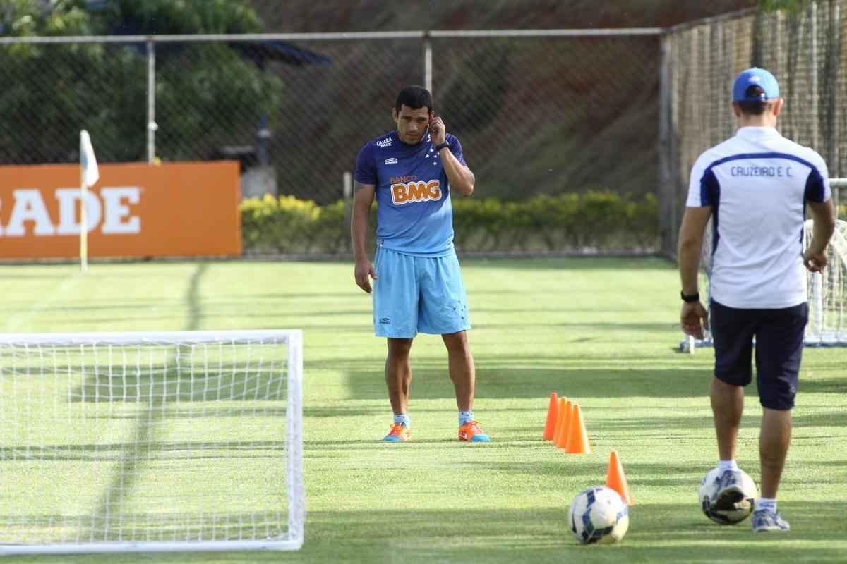 Treino desta segunda-feira na Toca da Raposa II. Jogadores do Cruzeiro se prepararam para enfrentar o Santos, na quarta-feira, no Mineiro, no jogo de ida das quartas de final da Copa do Brasil