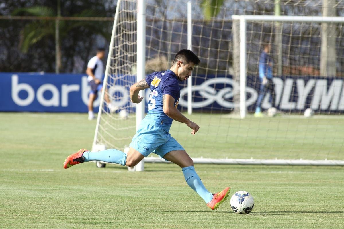 Treino desta segunda-feira na Toca da Raposa II. Jogadores do Cruzeiro se prepararam para enfrentar o Santos, na quarta-feira, no Mineiro, no jogo de ida das quartas de final da Copa do Brasil