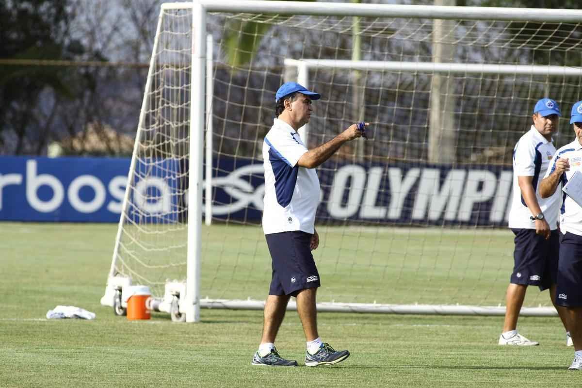 Treino desta segunda-feira na Toca da Raposa II. Jogadores do Cruzeiro se prepararam para enfrentar o Santos, na quarta-feira, no Mineiro, no jogo de ida das quartas de final da Copa do Brasil