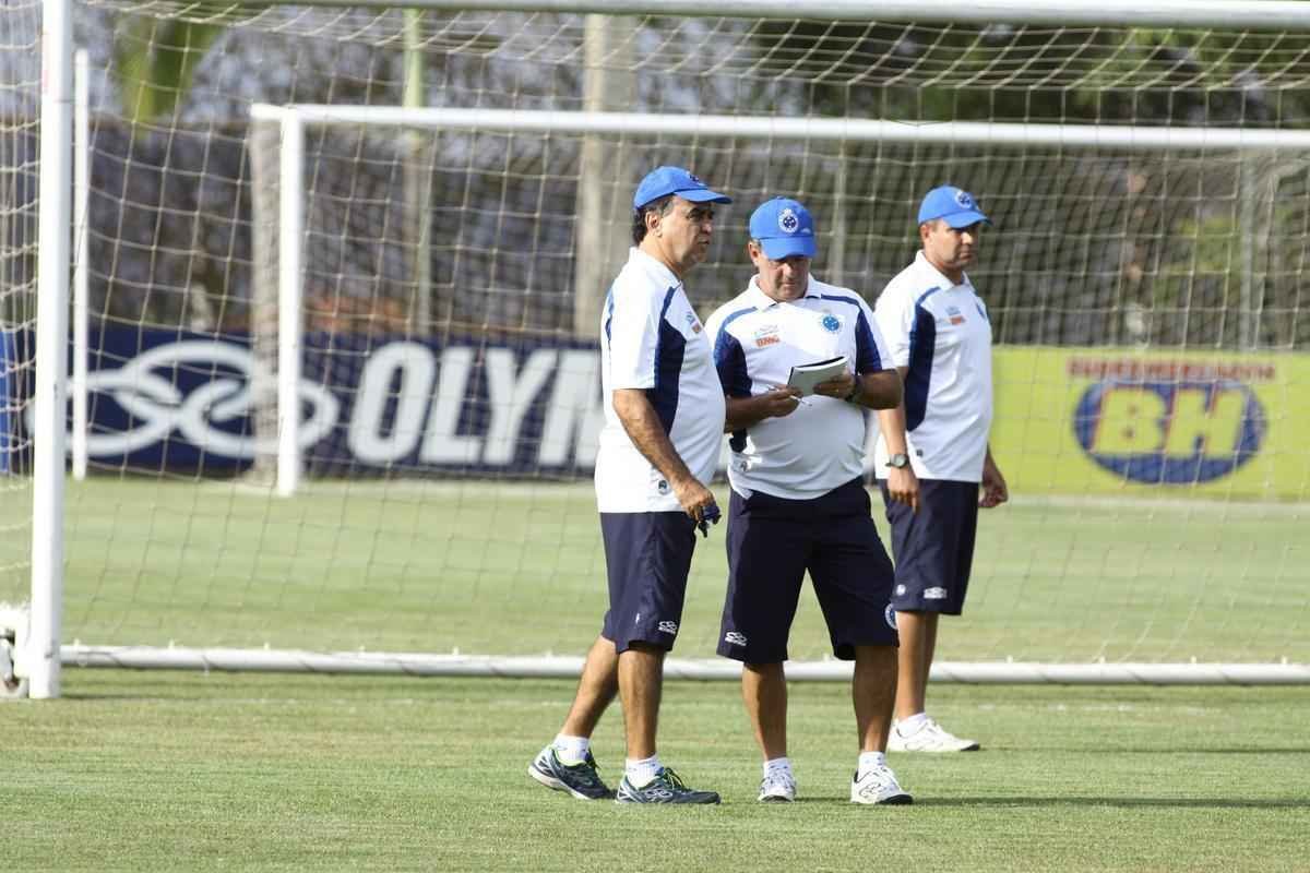 Treino desta segunda-feira na Toca da Raposa II. Jogadores do Cruzeiro se prepararam para enfrentar o Santos, na quarta-feira, no Mineiro, no jogo de ida das quartas de final da Copa do Brasil