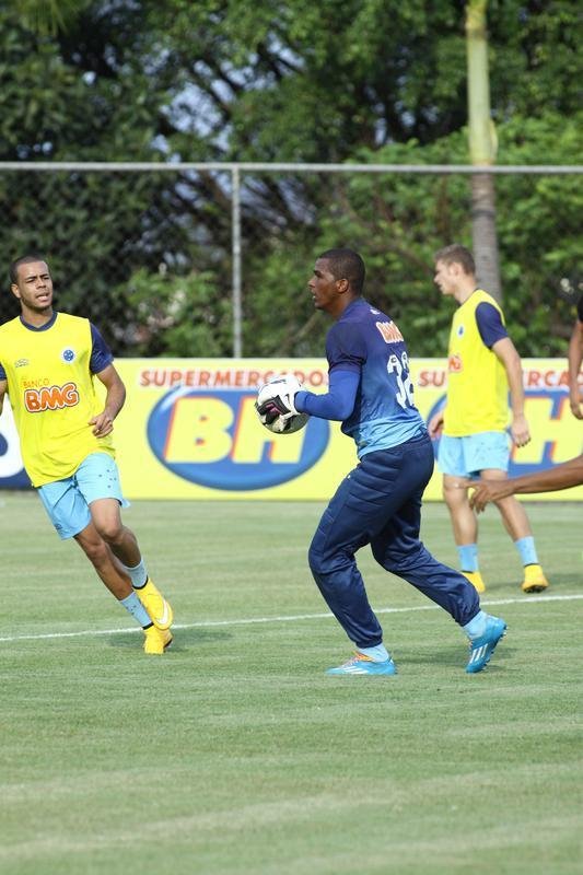 Treino desta segunda-feira na Toca da Raposa II. Jogadores do Cruzeiro se prepararam para enfrentar o Santos, na quarta-feira, no Mineiro, no jogo de ida das quartas de final da Copa do Brasil