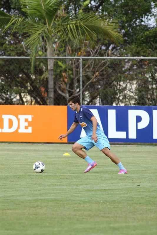 Treino desta segunda-feira na Toca da Raposa II. Jogadores do Cruzeiro se prepararam para enfrentar o Santos, na quarta-feira, no Mineiro, no jogo de ida das quartas de final da Copa do Brasil