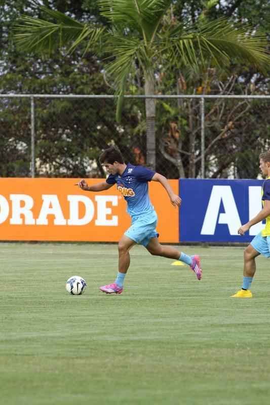 Treino desta segunda-feira na Toca da Raposa II. Jogadores do Cruzeiro se prepararam para enfrentar o Santos, na quarta-feira, no Mineiro, no jogo de ida das quartas de final da Copa do Brasil