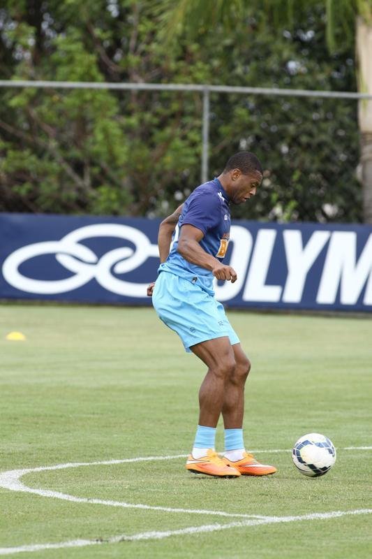 Treino desta segunda-feira na Toca da Raposa II. Jogadores do Cruzeiro se prepararam para enfrentar o Santos, na quarta-feira, no Mineiro, no jogo de ida das quartas de final da Copa do Brasil
