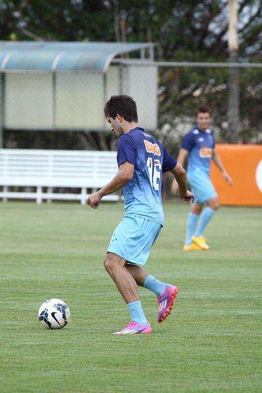 Treino desta segunda-feira na Toca da Raposa II. Jogadores do Cruzeiro se prepararam para enfrentar o Santos, na quarta-feira, no Mineiro, no jogo de ida das quartas de final da Copa do Brasil